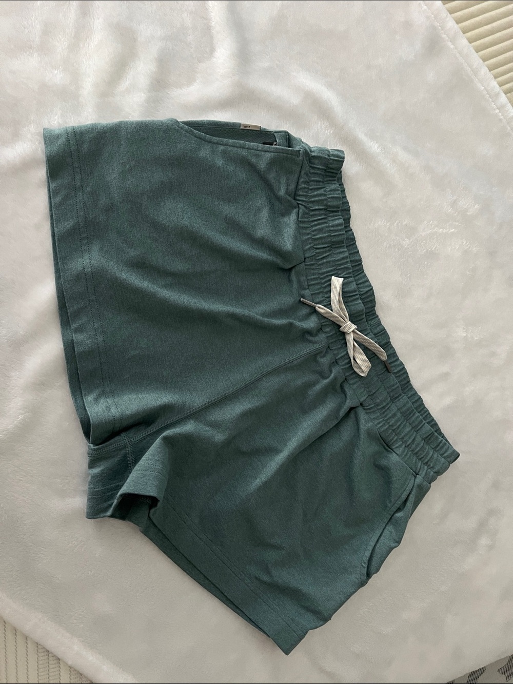 Vuori Women’s Drawstring Athletic Shorts - Teal Green
Like new condition!